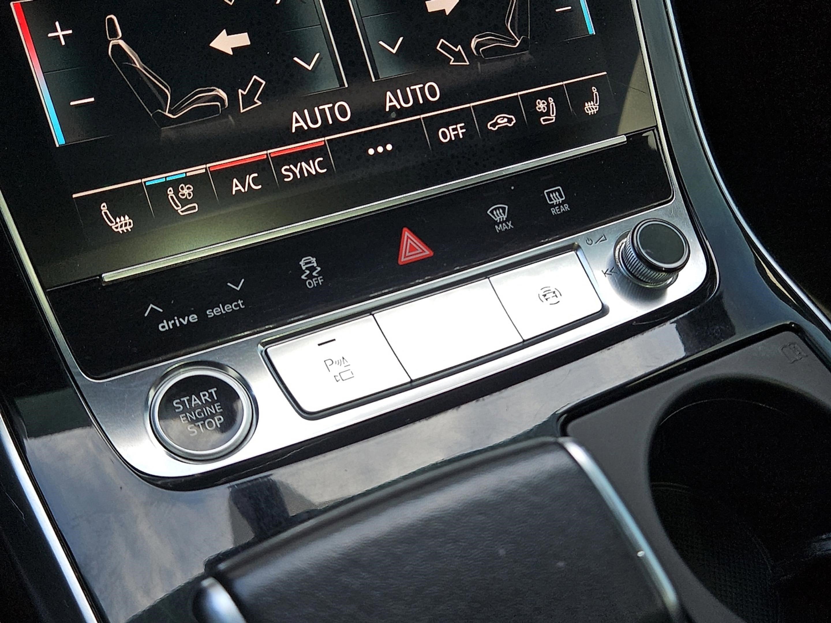 2021 Audi Q7 55 Prestige photo 32