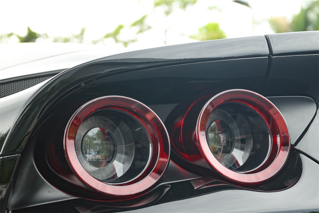 2023 Ferrari 812 GTS Base photo 18