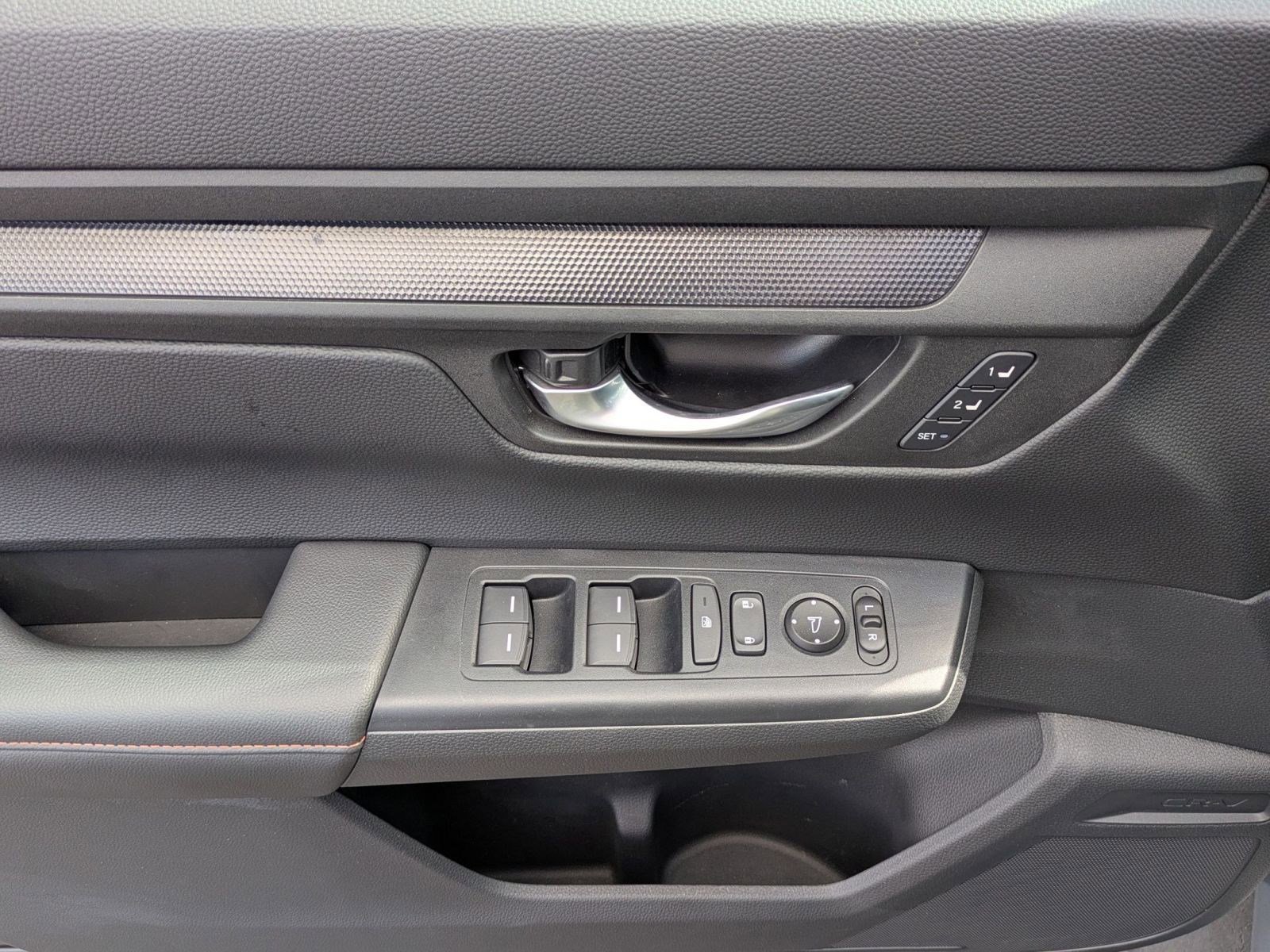 2024 Honda CR-V Hybrid Sport-L photo 2