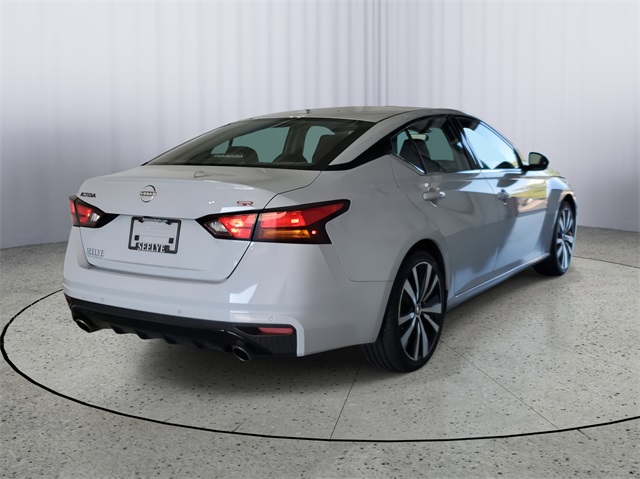 2023 Nissan Altima 2.5 SR photo 3