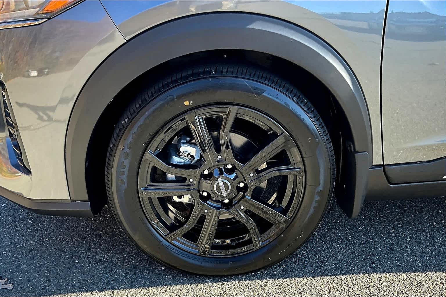 2024 Nissan Kicks SR photo 3