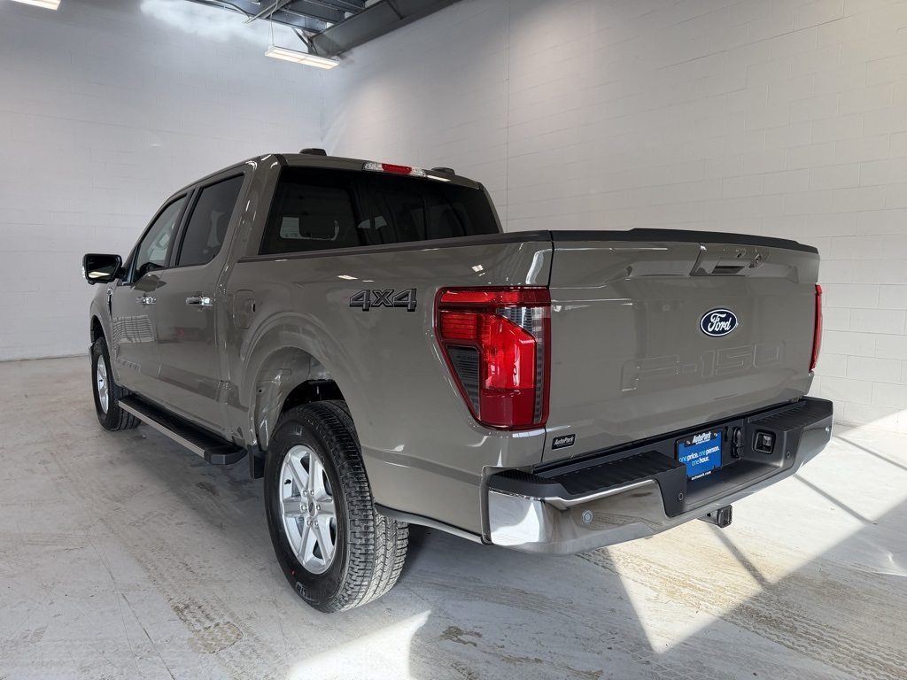 2025 Ford F-150 XLT photo 2