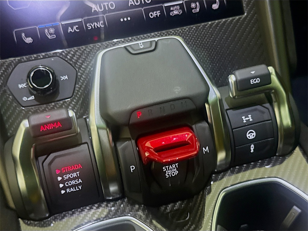 2024 Lamborghini Urus Performante photo 15