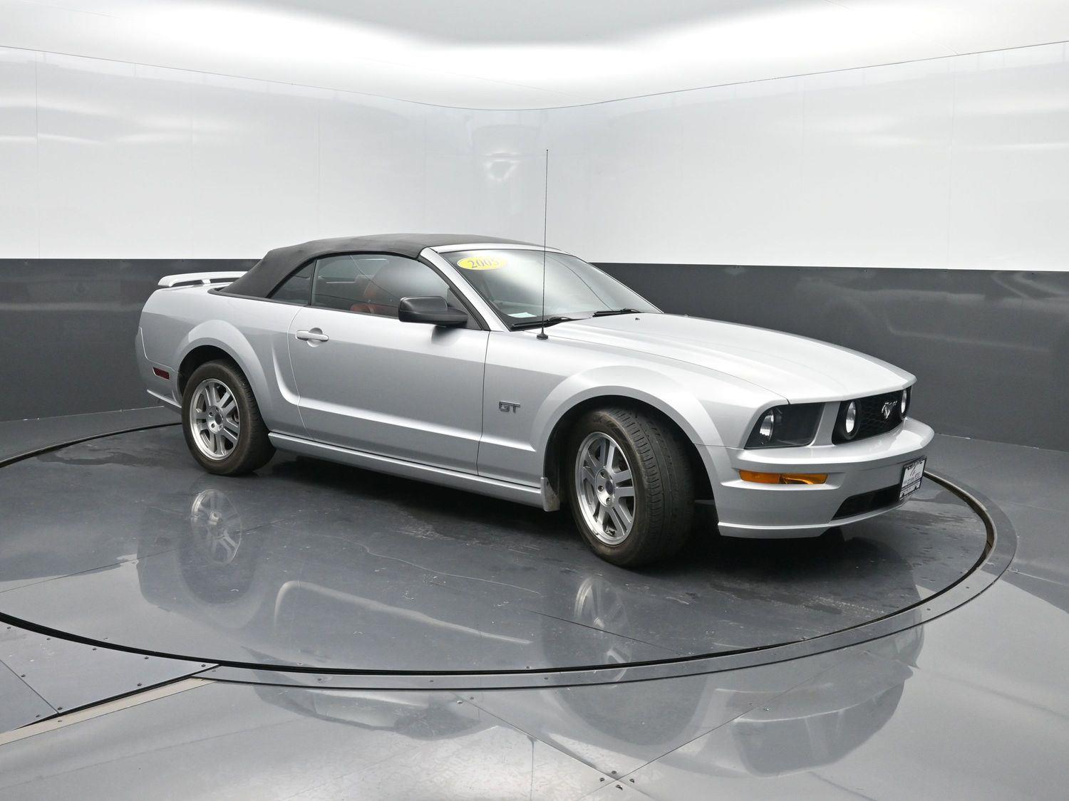 2005 Ford Mustang GT Premium photo 4