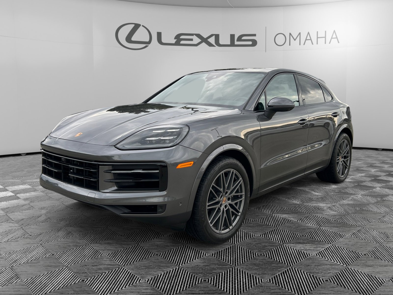 2025 Porsche Cayenne Coupe Base photo 7