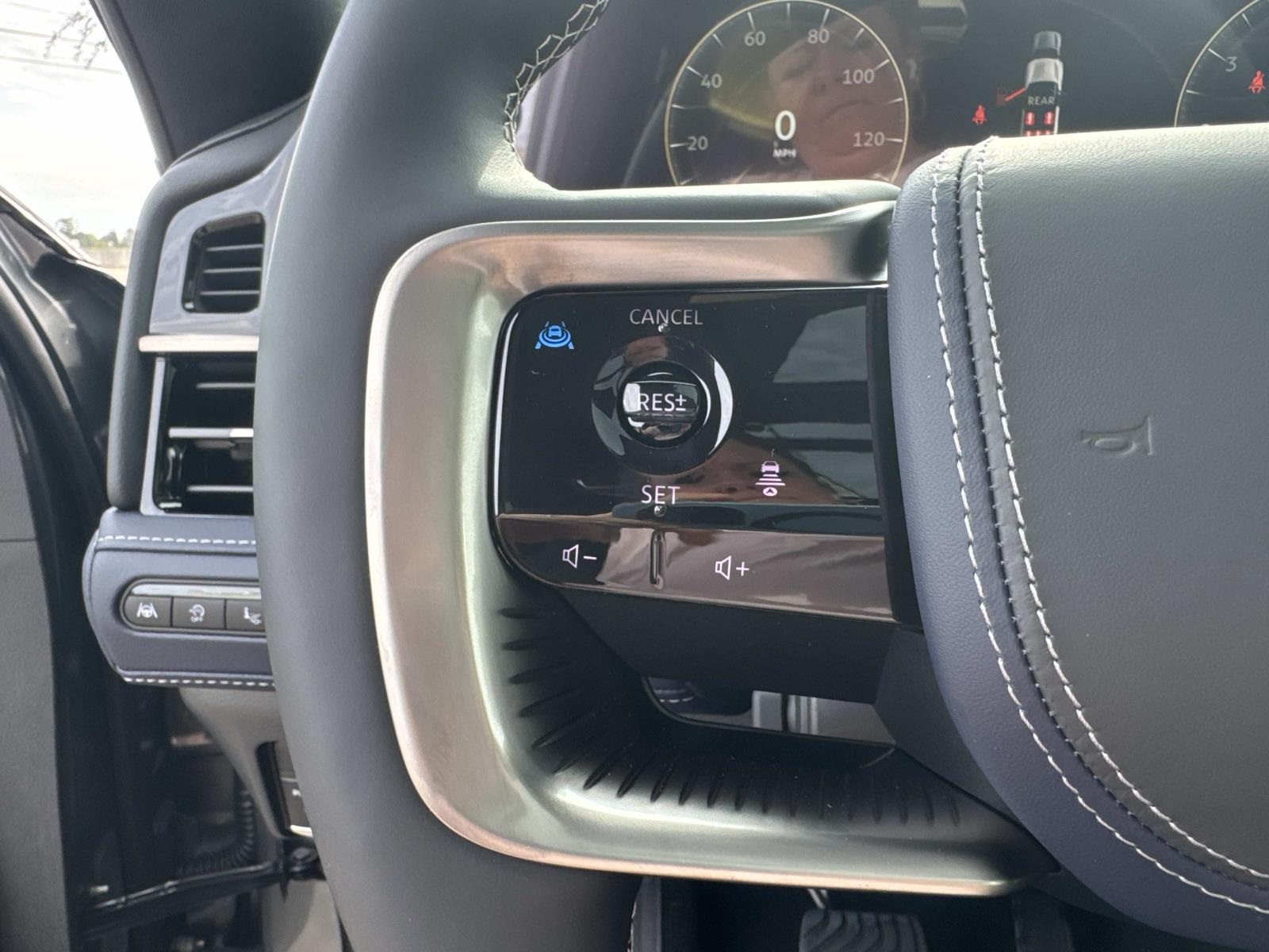 2026 Infiniti QX80 Sensory photo 16