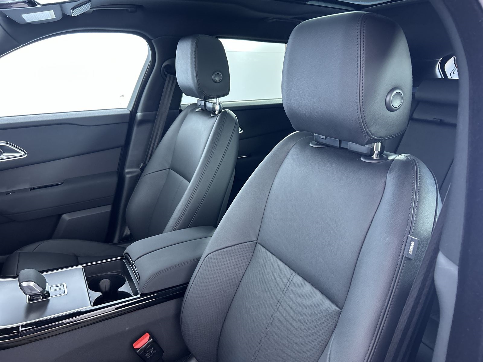 2025 Land Rover Range Rover Velar SE photo 23