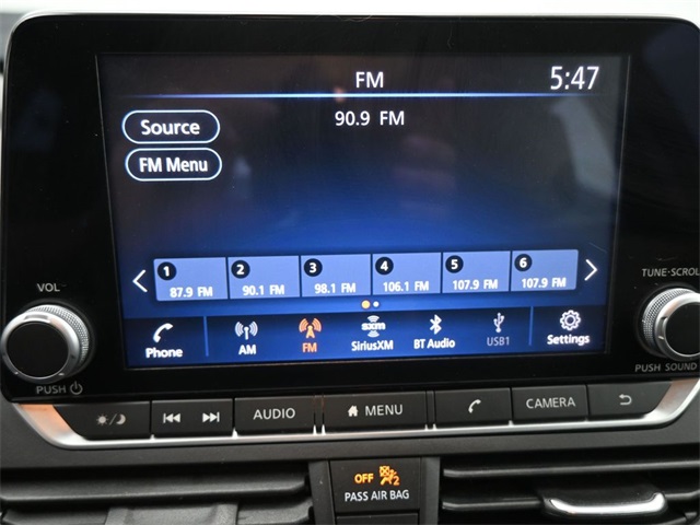 2023 Nissan Altima 2.5 SV photo 3