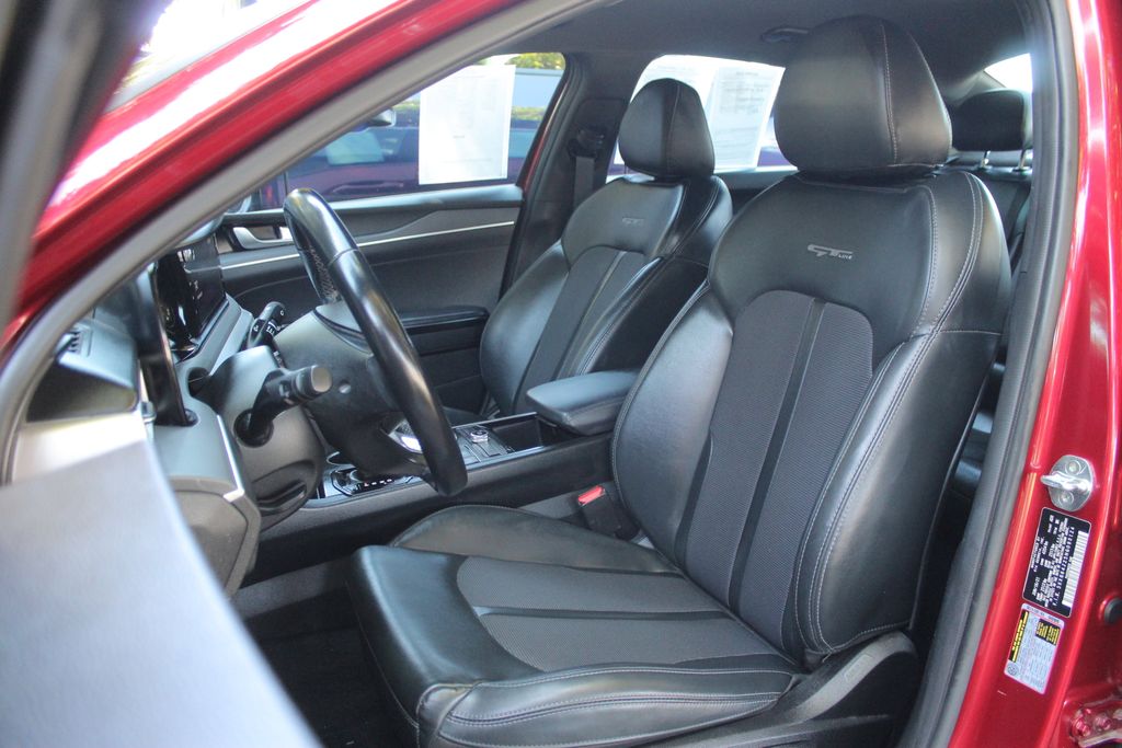 2022 Kia K5 GT-Line photo 12