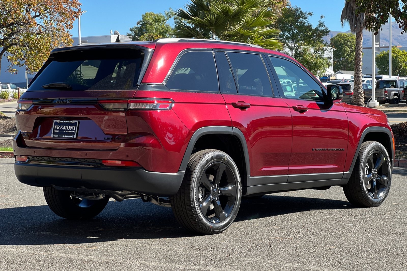 2025 Jeep Grand Cherokee Limited photo 3