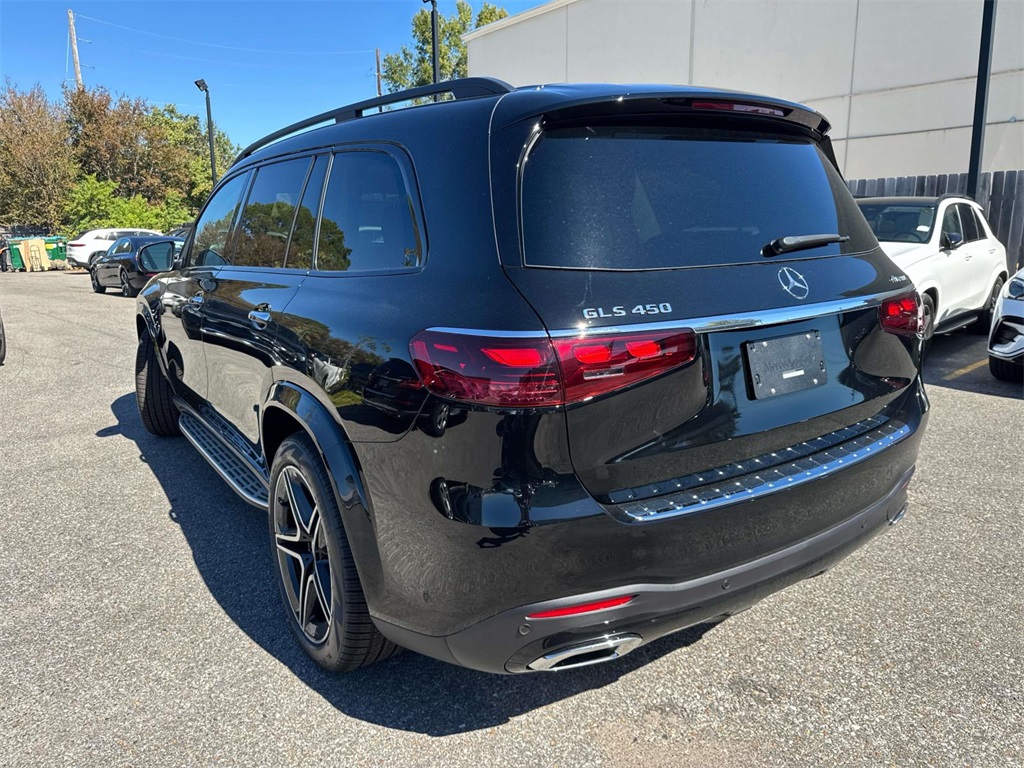 2026 Mercedes Benz GLS 450 4MATIC photo 2