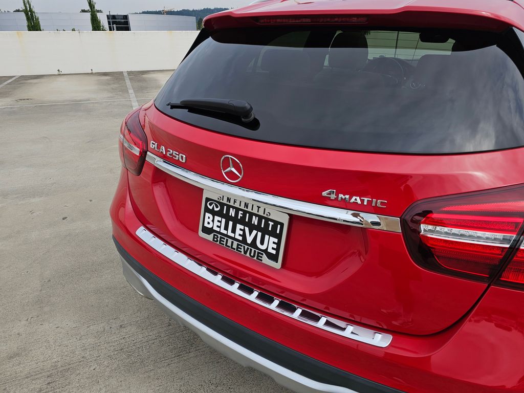 2020 Mercedes Benz GLA 250 4MATIC photo 9