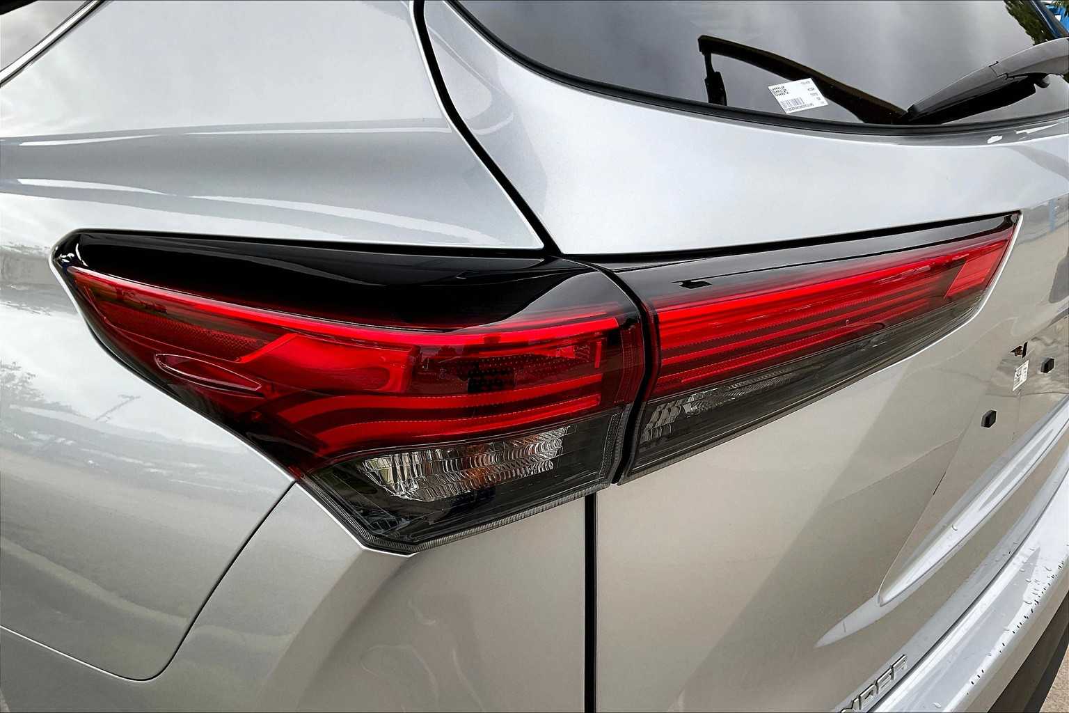2022 Toyota Highlander XLE photo 25