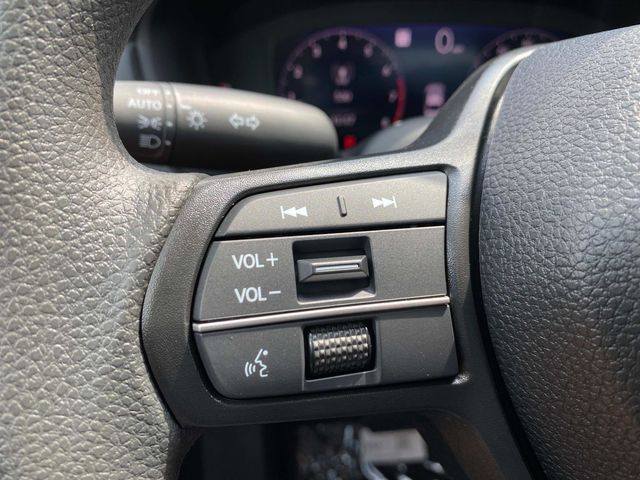 2025 Honda Accord LX photo 6