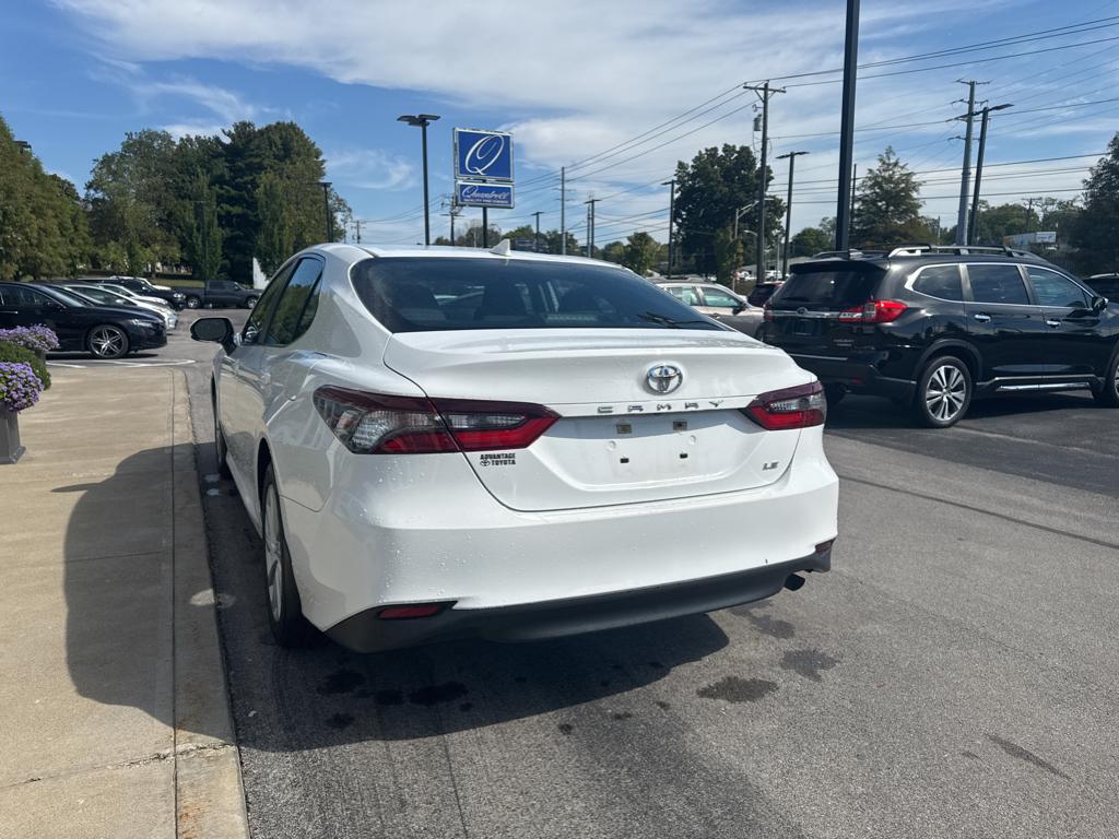 2022 Toyota Camry LE photo 4