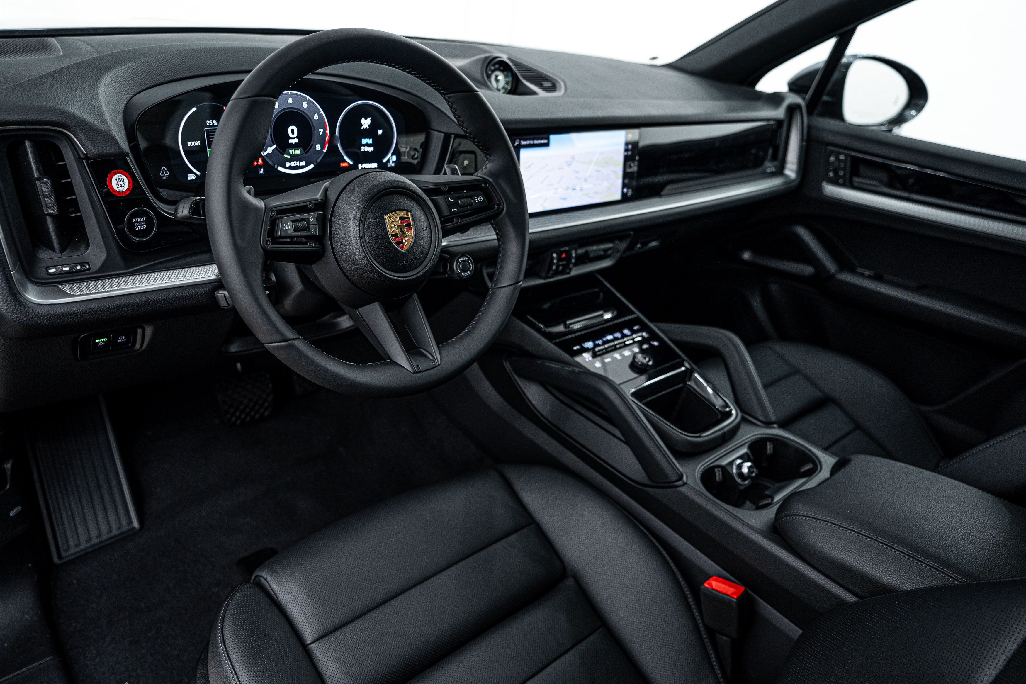 2025 Porsche Cayenne E-Hybrid photo 4