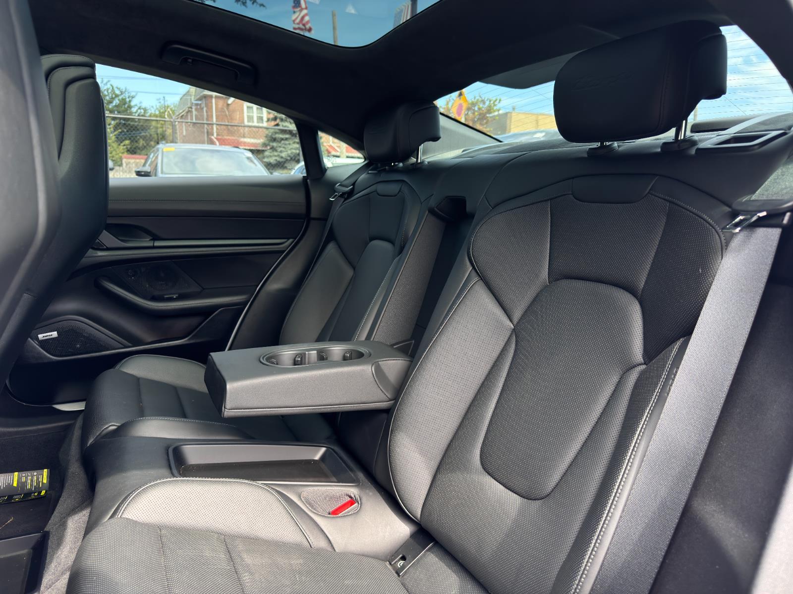 2020 Porsche Taycan Turbo S photo 21