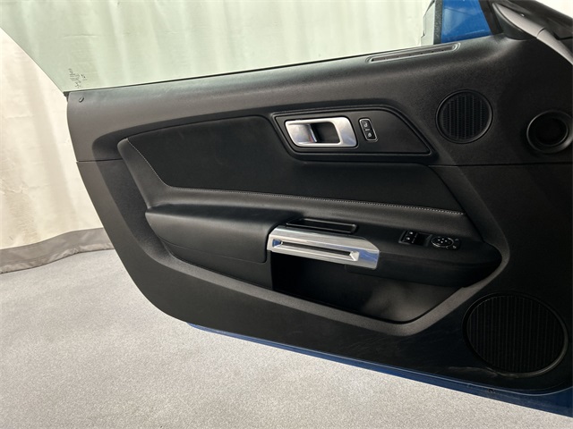 2020 Ford Mustang EcoBoost photo 17