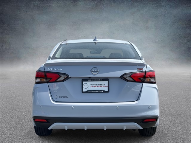 2025 Nissan Versa SR photo 3