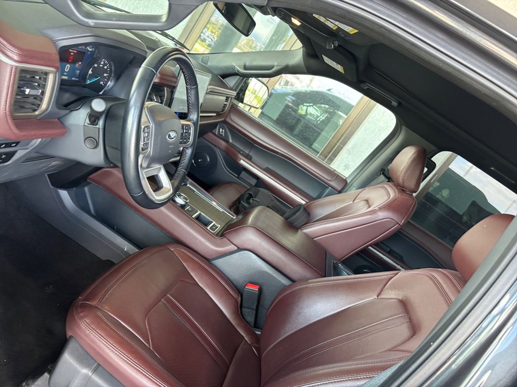 2023 Ford Expedition MAX Limited photo 6