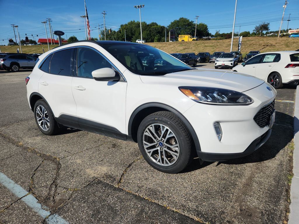 2022 Ford Escape SEL's photo