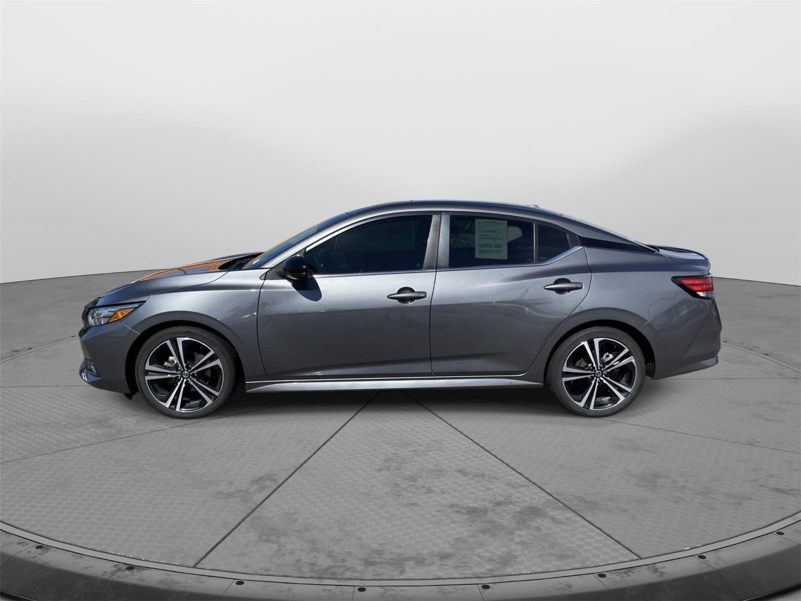 2021 Nissan Sentra SR photo 16