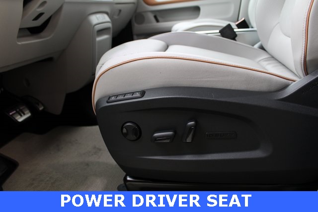 2025 Volkswagen ID. Buzz photo 3