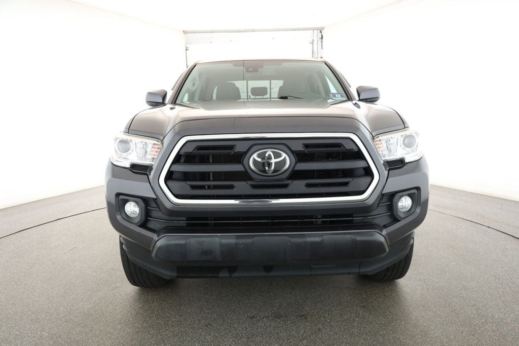 2019 Toyota Tacoma SR5 photo 2