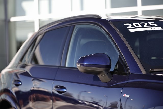 2025 Audi Q3 Premium S line photo 2