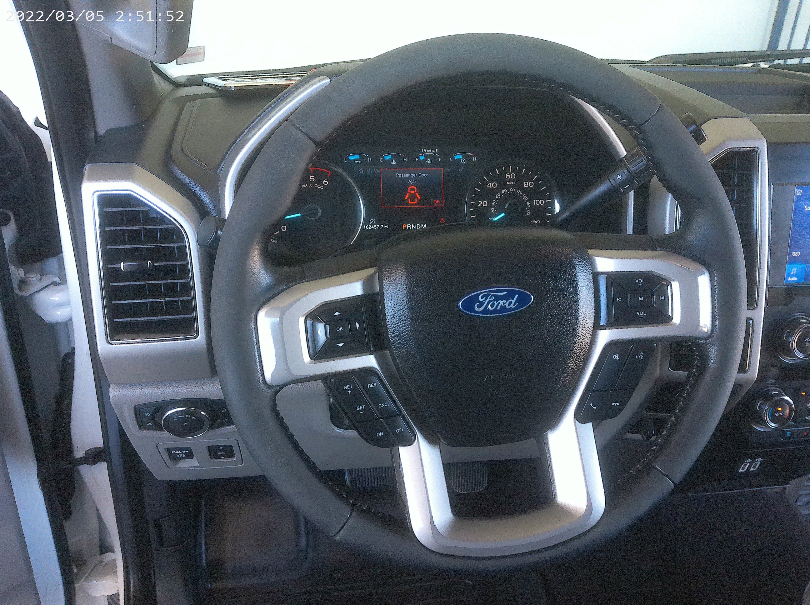 2019 Ford F-150 Lariat photo 18