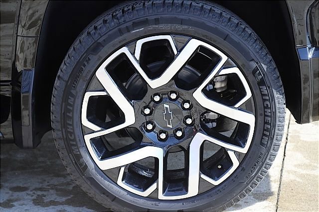 2024 Chevrolet Silverado EV RST photo 4