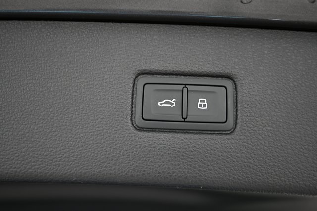 2025 Audi Q7 55 Premium Plus photo 15