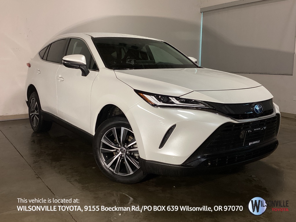 2024 Toyota Venza LE's photo