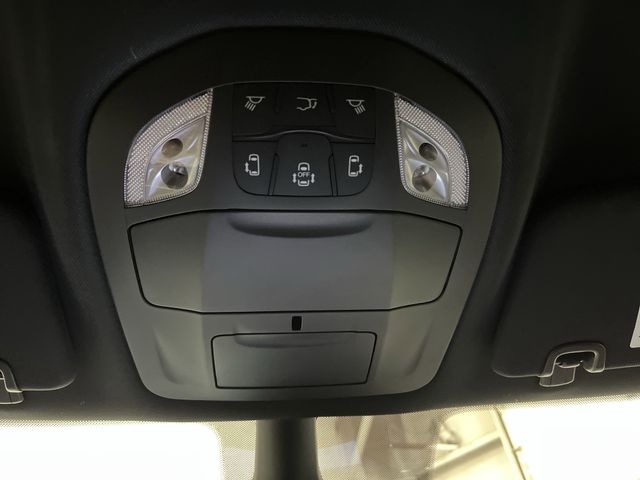 2025 Chrysler Pacifica photo 23