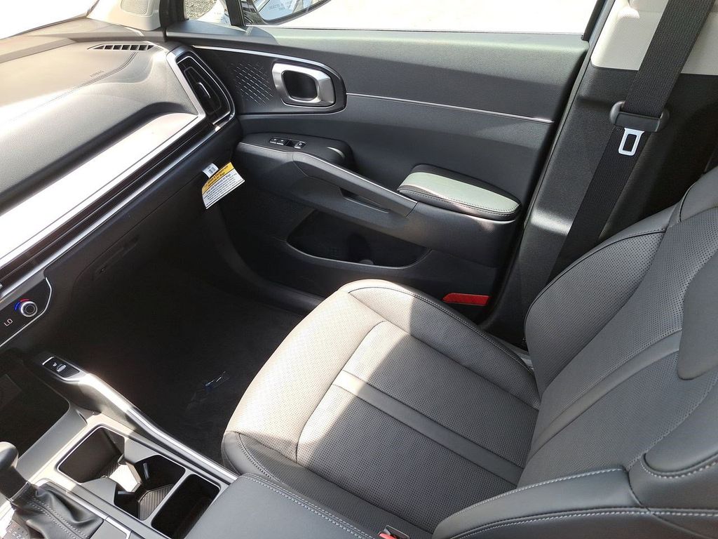 2025 Kia Sorento EX photo 14