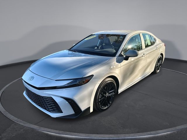 2025 Toyota Camry SE's photo