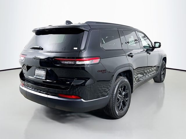 2025 Jeep Grand Cherokee Laredo Altitude photo 2