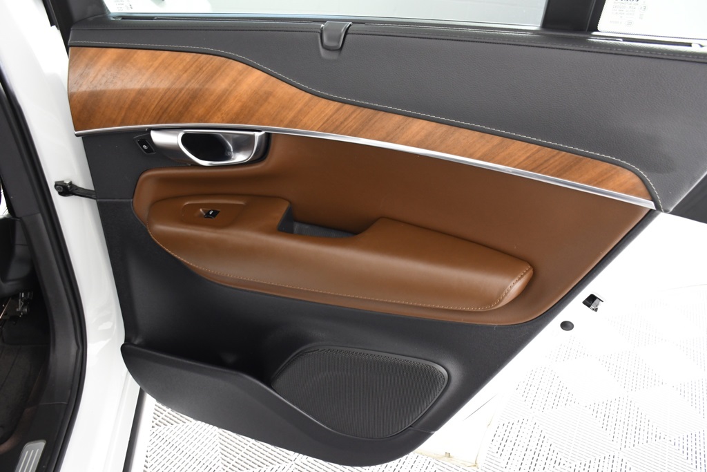 2020 Volvo XC90 T6 Inscription photo 16