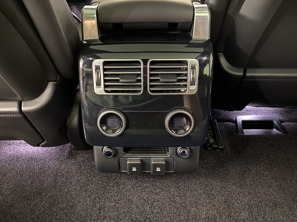 2020 Land Rover Range Rover HSE photo 27