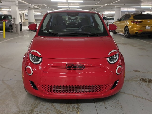 2024 Fiat 500e Red photo 2