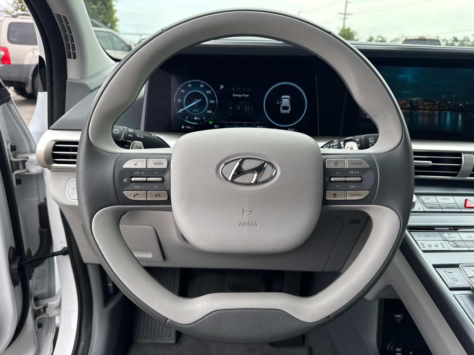 2023 Hyundai Nexo Limited photo 5