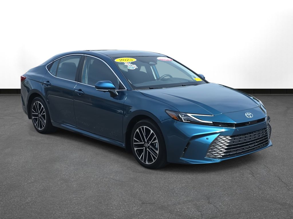 2025 Toyota Camry XSE photo 3
