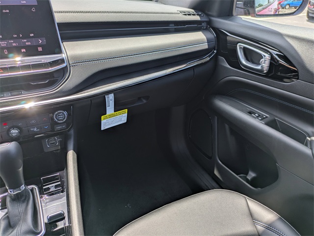 2025 Jeep Compass Latitude photo 15