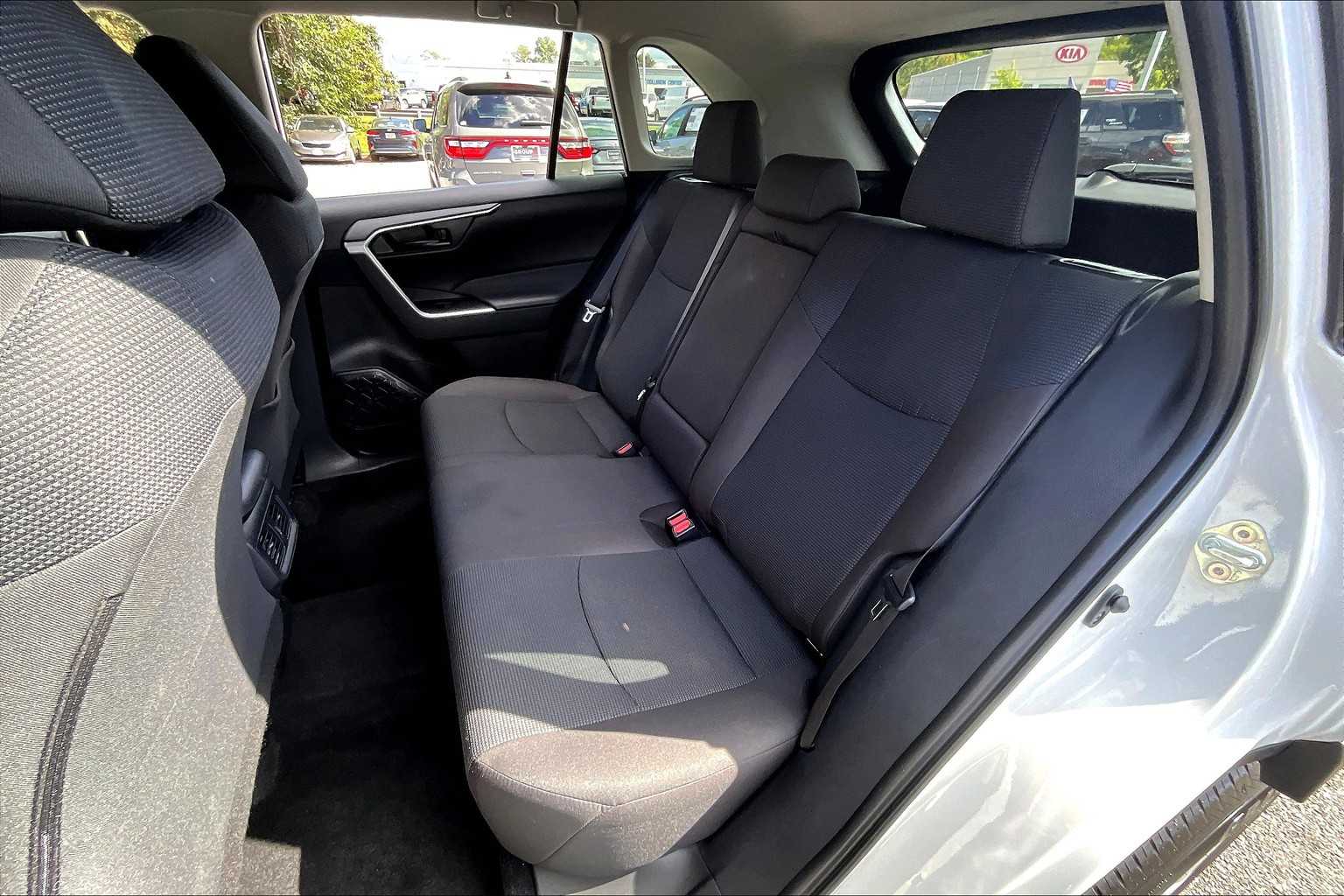 2024 Toyota RAV4 LE photo 17