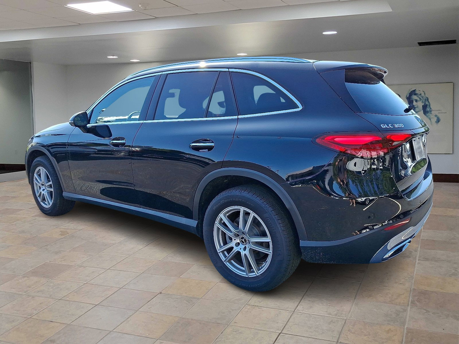 2025 Mercedes Benz GLC 300 4MATIC photo 4