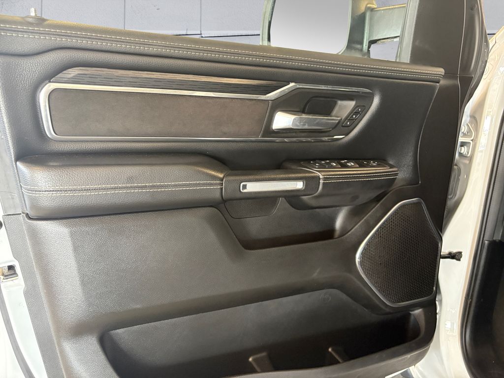 2024 Ram 1500 Laramie photo 12