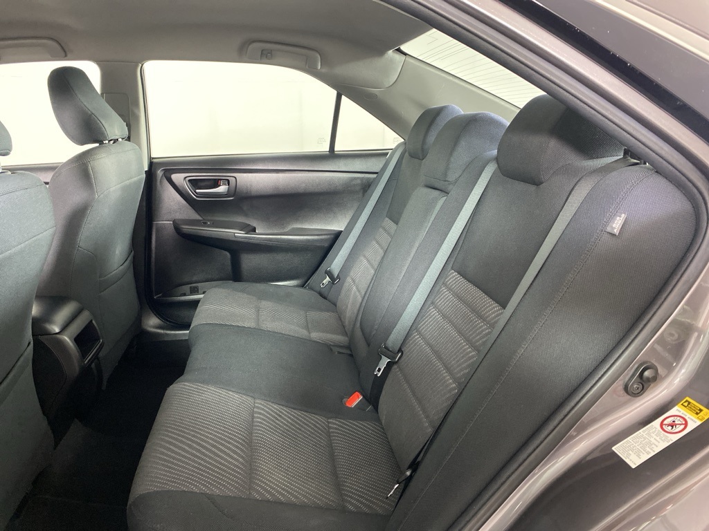 2016 Toyota Camry LE photo 23