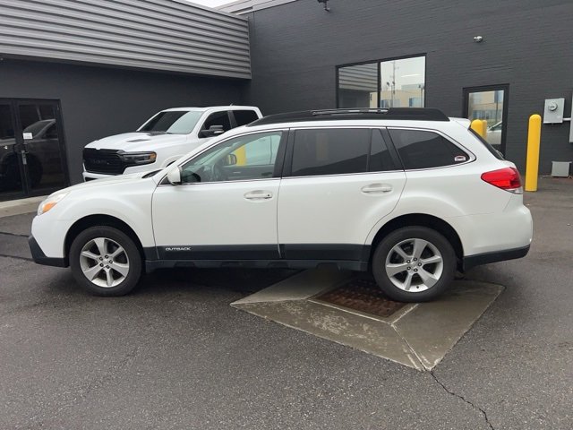 2013 Subaru Outback 2.5i Limited photo 4