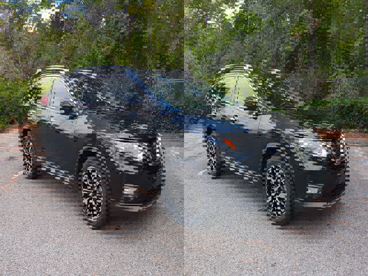 2019 Nissan Rogue SL photo 2