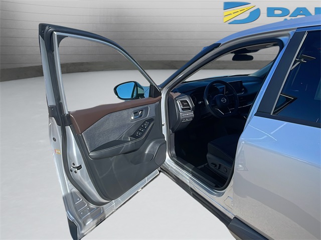 2023 Nissan Rogue SV photo 34